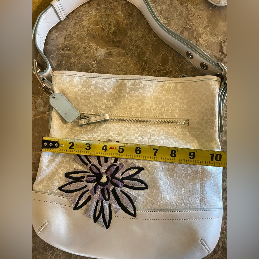 COACH Near Vintage Bee White Floral Embroidered Handbag Wristlet & Charm SET - Picture 12 of 17